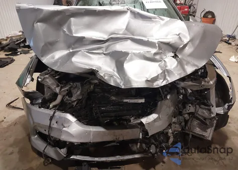 2017 Honda Accord Hybrid Touring z USA, uszkodzony, nr VIN JHMCR6F79HC025479